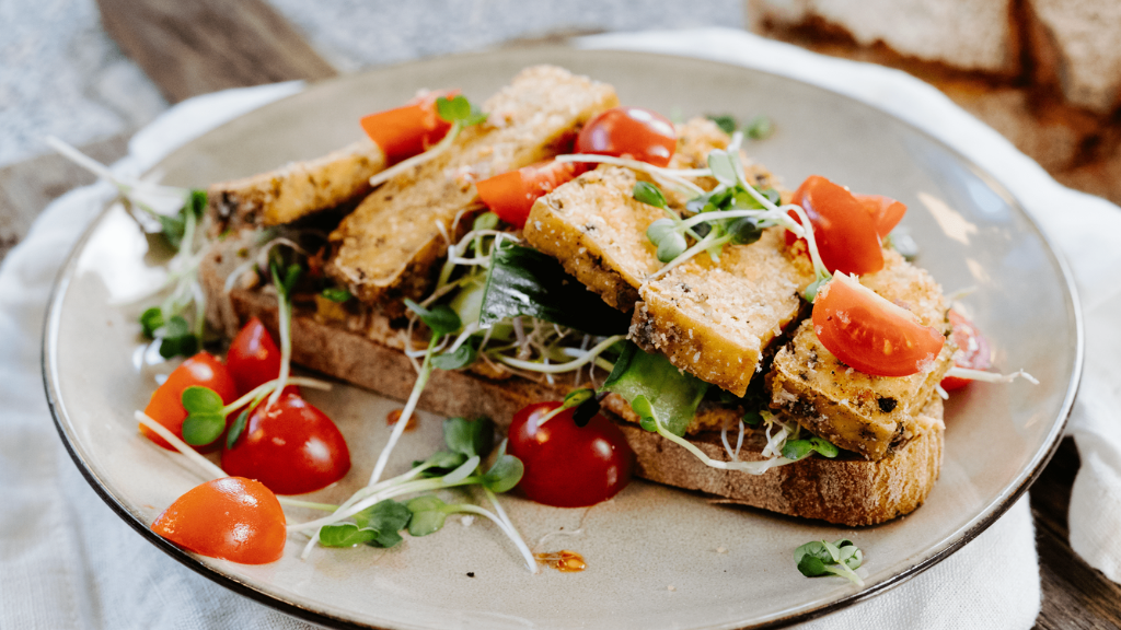 Stulle mit Champignon Tofu und Brotaufstrich - Tofu Nagel