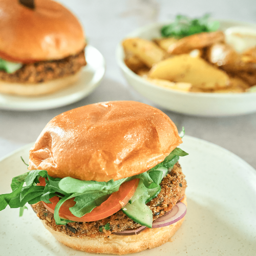 Burger mit Tempeh Patty & Kartoffelecken Tofu Nagel